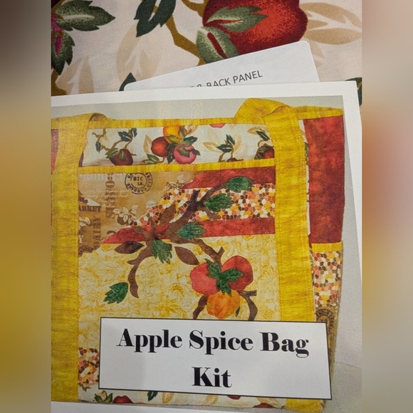 Mount Redoubt Designs by Letita Hutchings Apple spice produce bag Quilt Project - Picture 3 of 11
